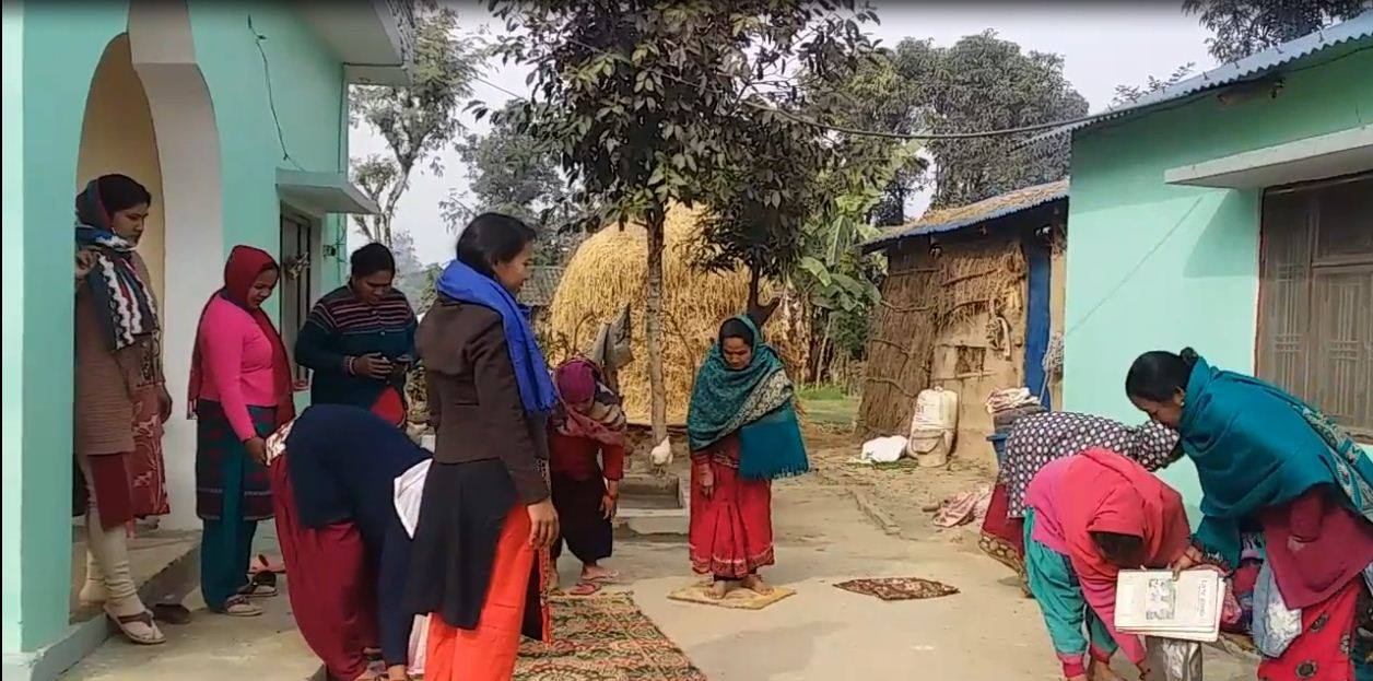 स्वरोजगार बन्दै बाँकेका दलित महिला